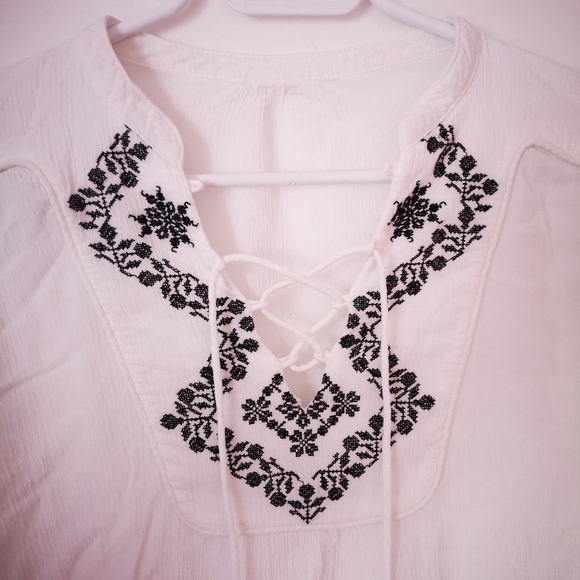Boho embroidered white peasant blouse - Picture 4 of 6